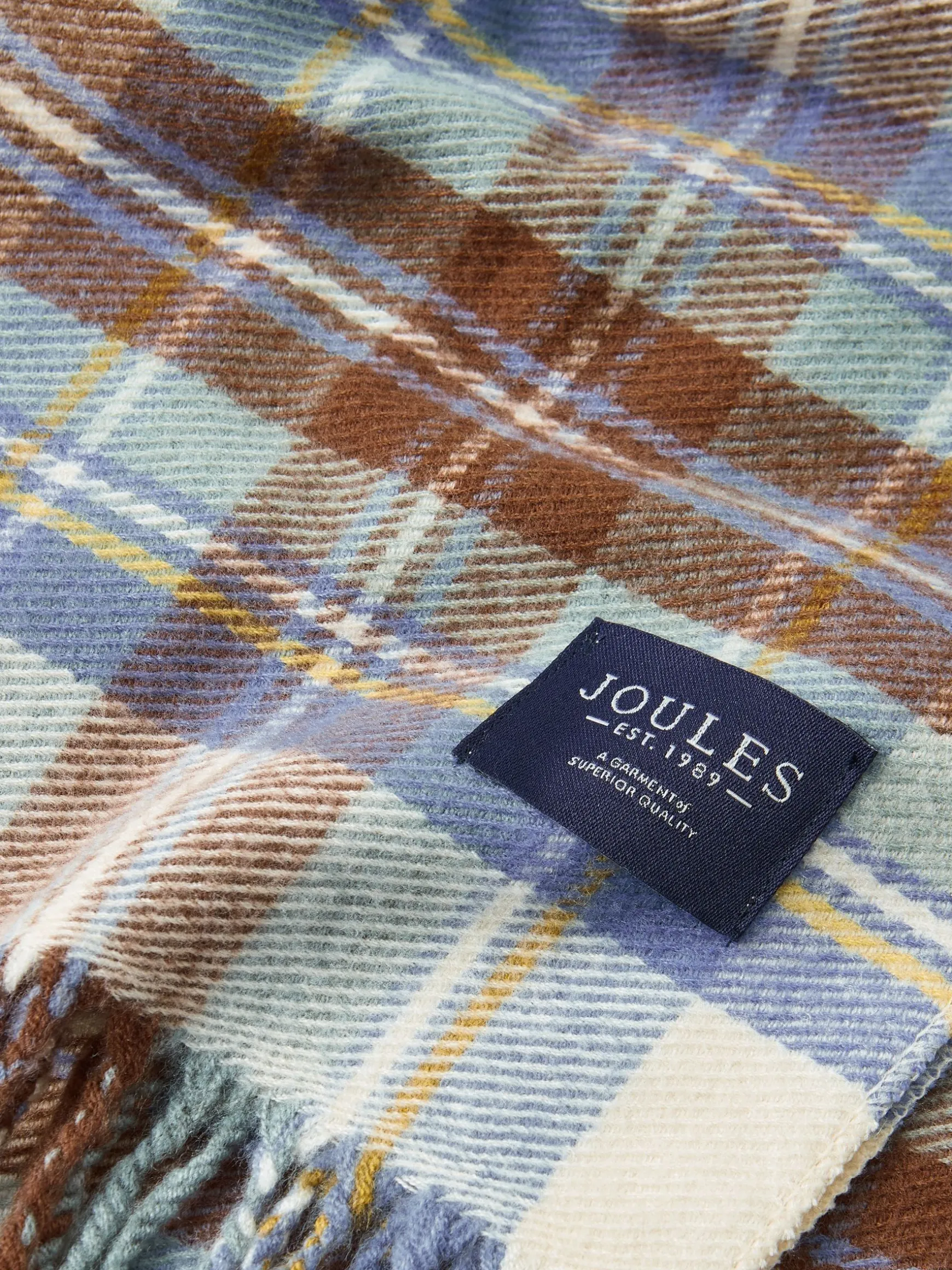 Langtree Neutral Scarf